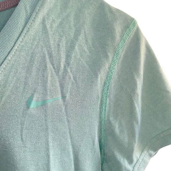 Nike Dri fit regular fit small short sleeve shirt vneck - Picture 2 of 4